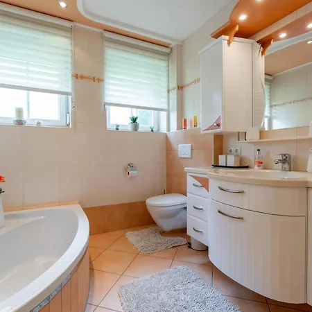 Tina בית נופש Kottmannsdorf