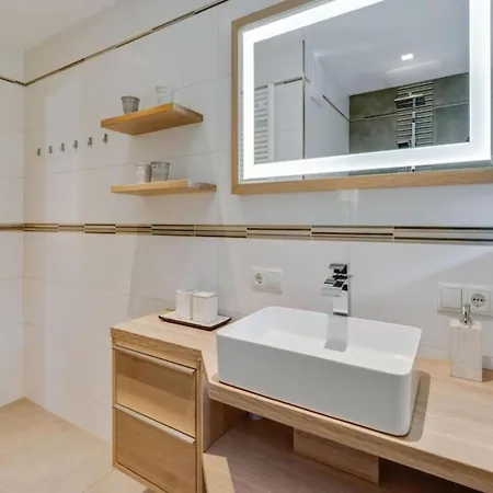 בית נופש Tina *