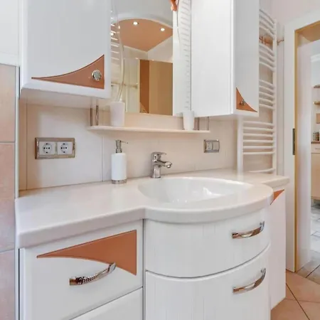 Tina בית נופש